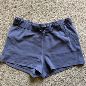 Lululemon on the fly woven shorts